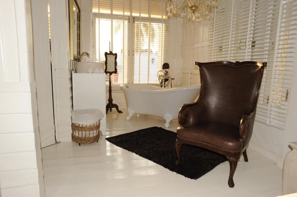 The Hen Hua Hin Hotel Phòng bức ảnh